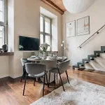 Glass Atelier - Loftaffair Apartman